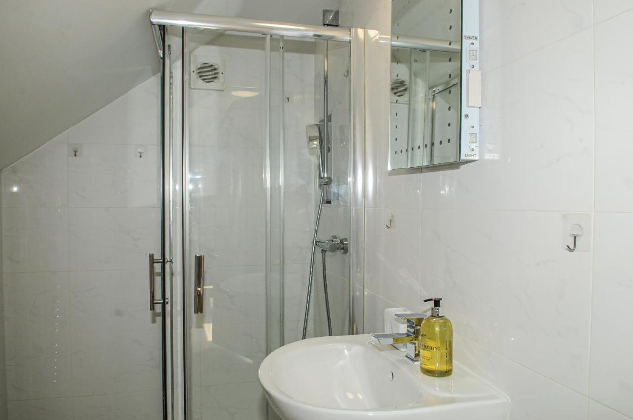 Luxury 5 Star - Parking, Garden, Nr Greater Metro Stations