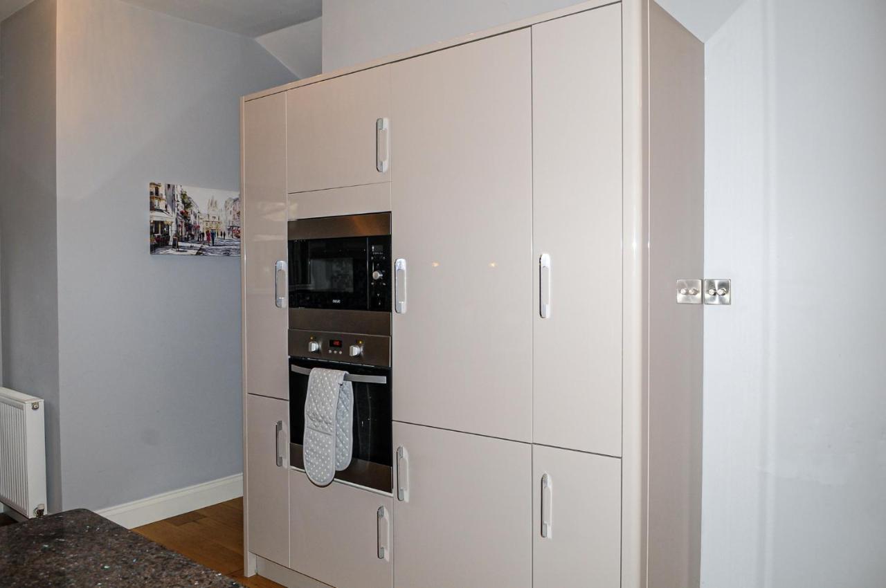 Apartment Luxury 5 Star - Parking, Garden, Nr Greater Metro Stations *