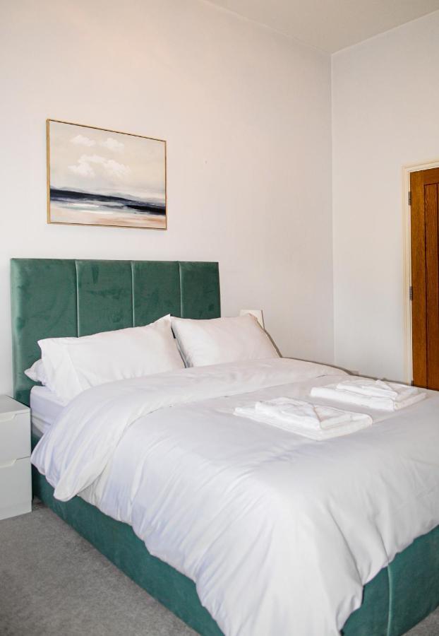 Luxury 5 Star - Parking, Garden, Nr Greater Metro Stations