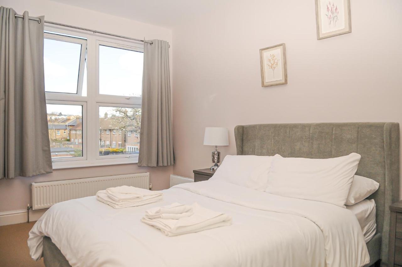 Apartment Luxury 5 Star - Parking, Garden, Nr Greater Metro Stations *