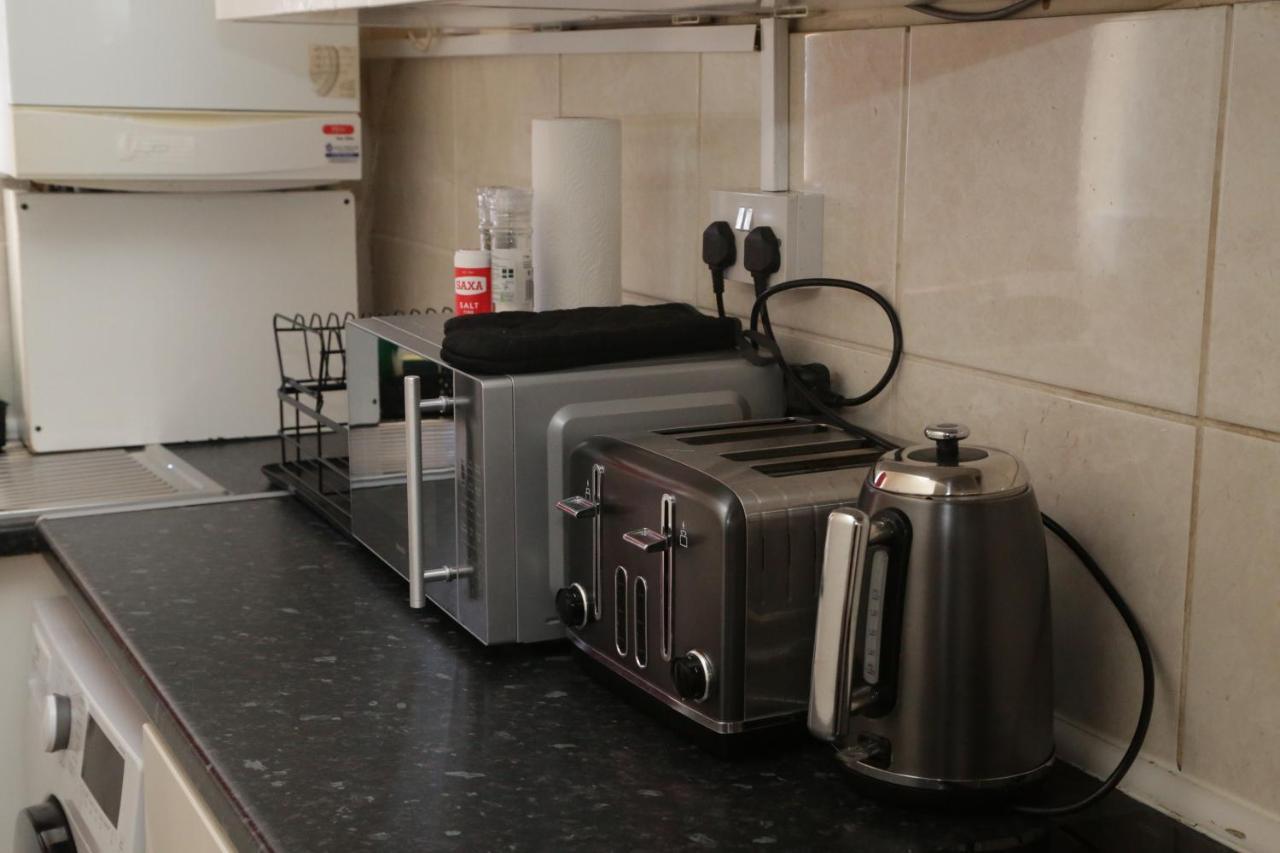 Canning Town Warms Cozy One Bedroom