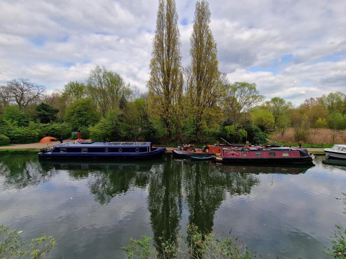 Luxury Canal-front 2 Bedroom Loft London