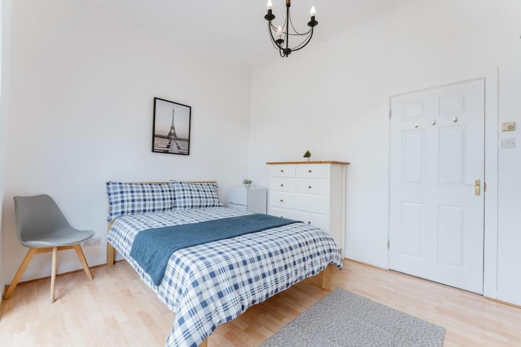 Comfortable Double For Your Getaway London