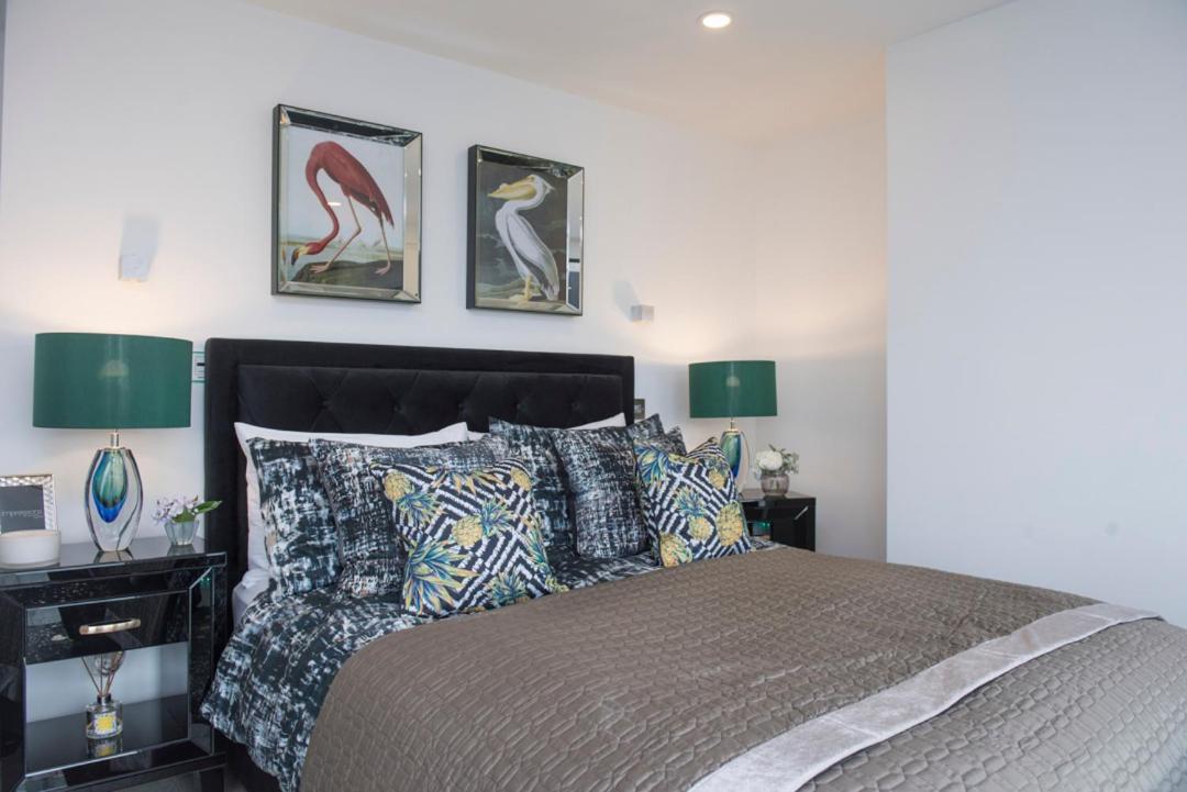 Premier 3 Bed Lux - Sleeps 8 * London