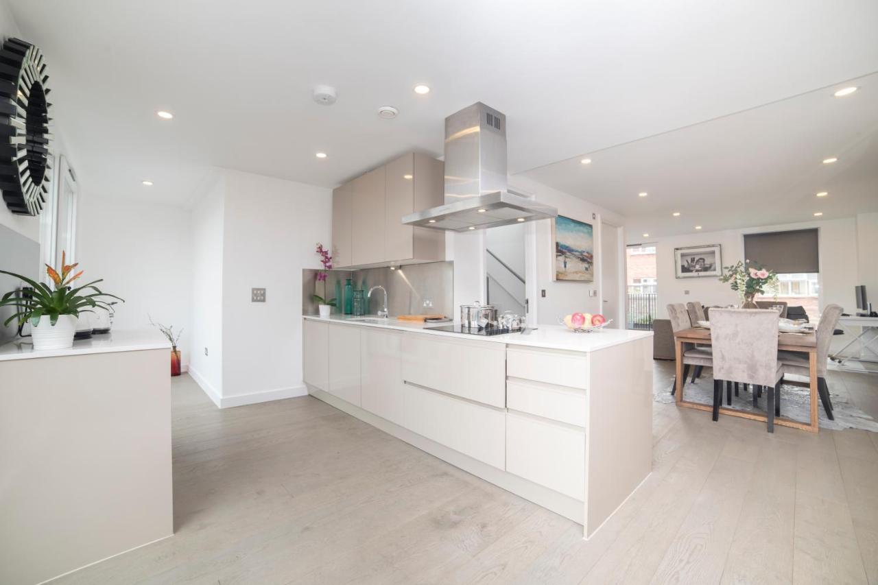 Premier 3 Bed Lux - Sleeps 8 Apartment