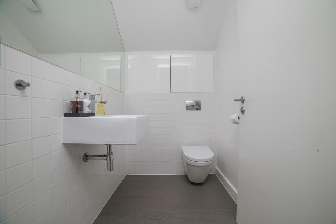 Premier 3 Bed Lux - Sleeps 8 London