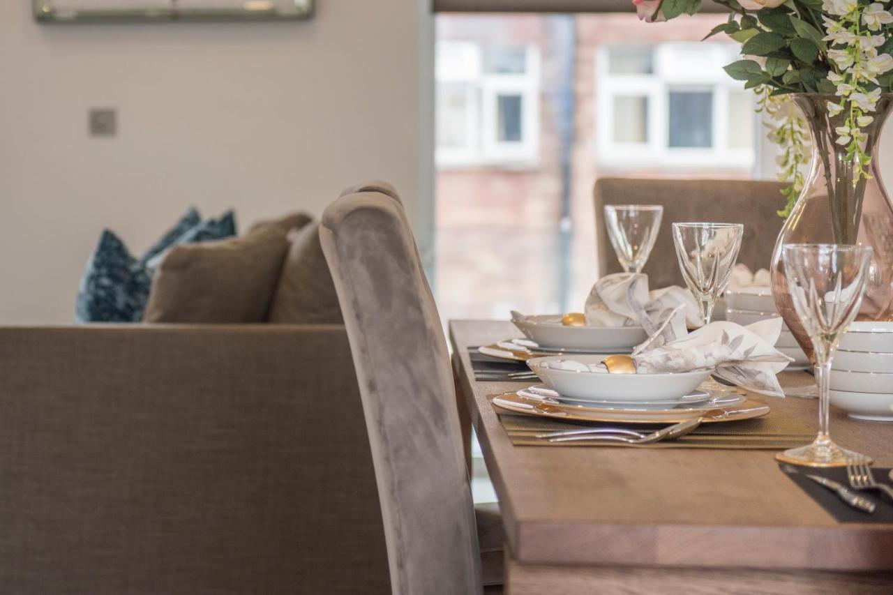 Apartment Premier 3 Bed Lux - Sleeps 8 London