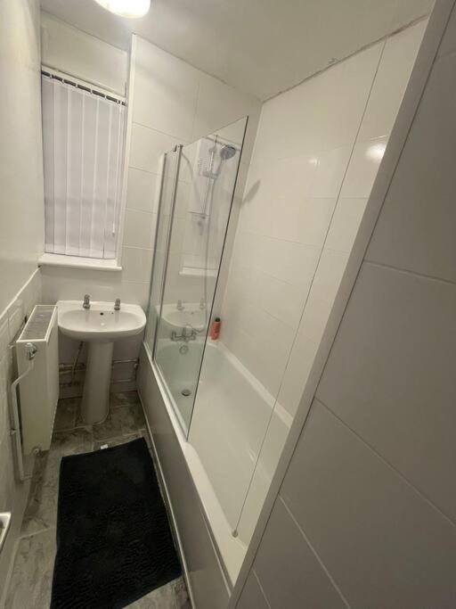 New! Xtra Large 4 Bedroom Up To 12 Guests Apartment *