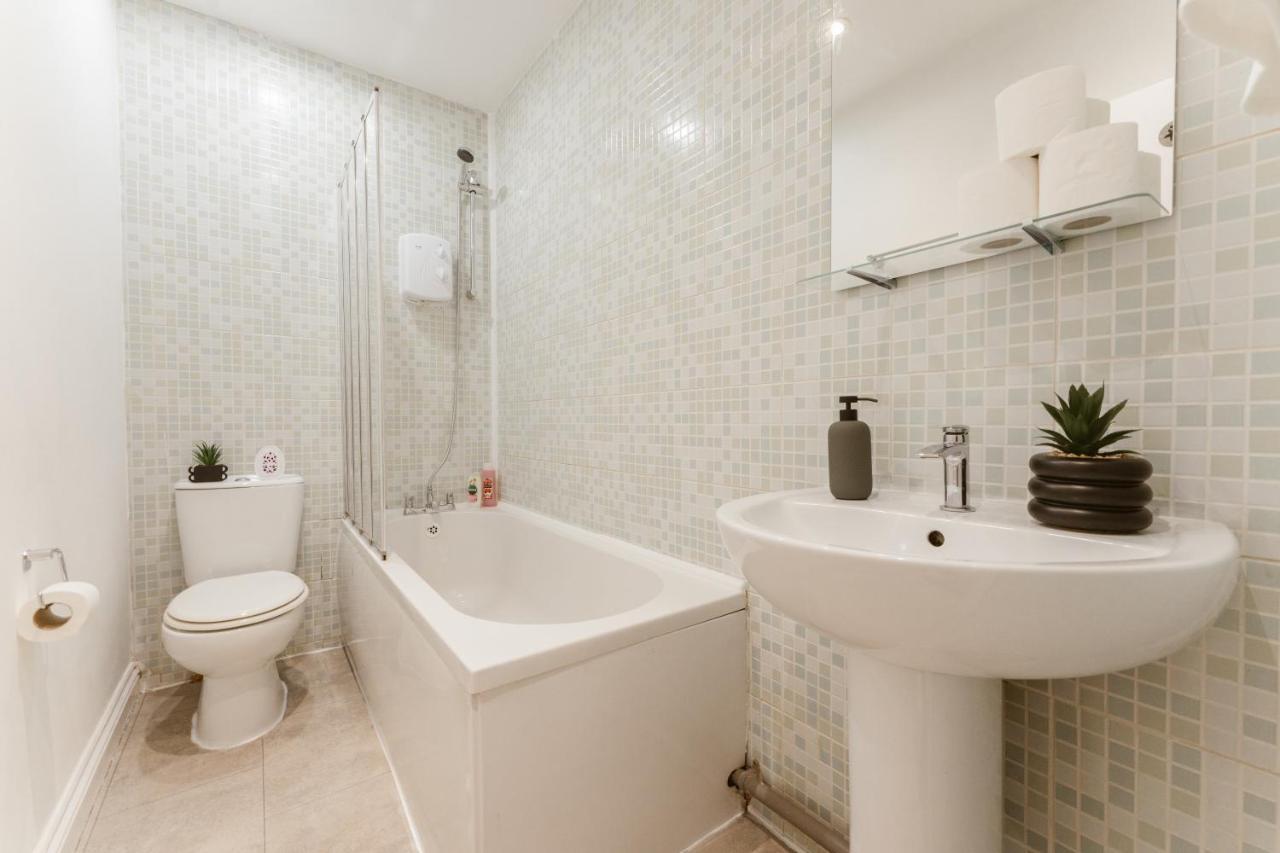 Mile End 57a Hostel London