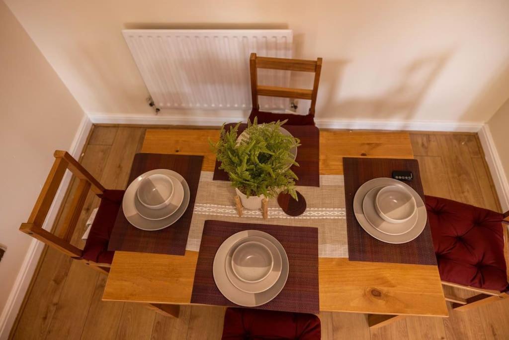 3 Bedrooms House-sofabed-parking-bbqstove-garden *