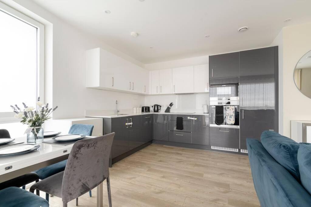 Lovely En-suite Flat With Balcony And Parking. Apartment