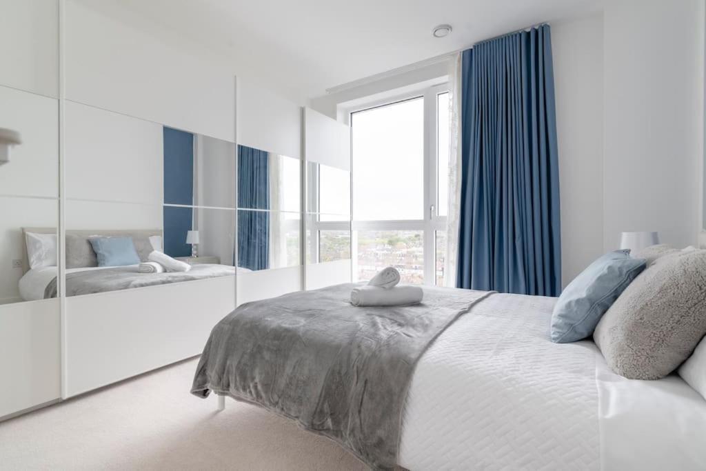 Lovely En-suite Flat With Balcony And Parking.