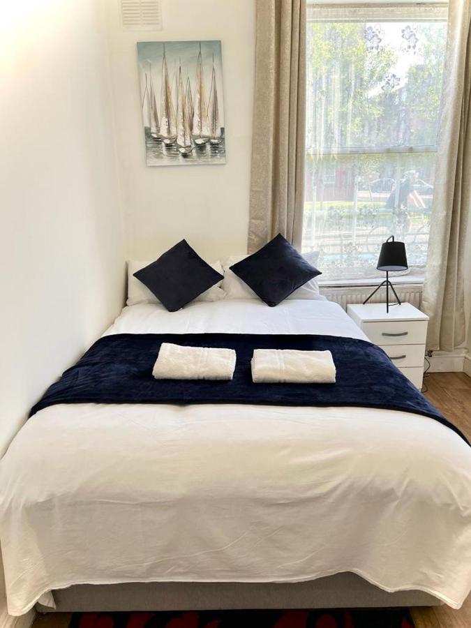 Shadwell Holiday London