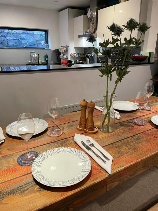 Hospedagem domiciliar Eclectic East Hideaway With En-suite *
