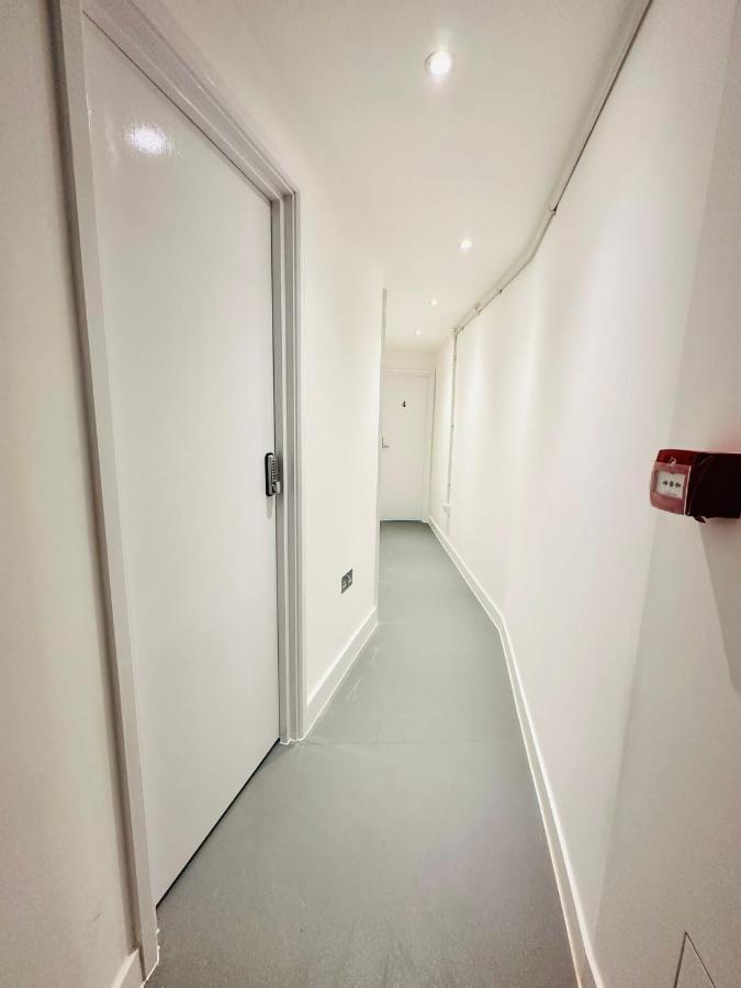 Marbel Aldgate *