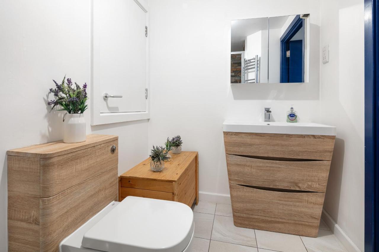 Spitalfields One Bedroom Apartment *