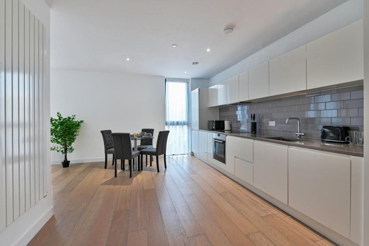 Shywharf Apartment *
