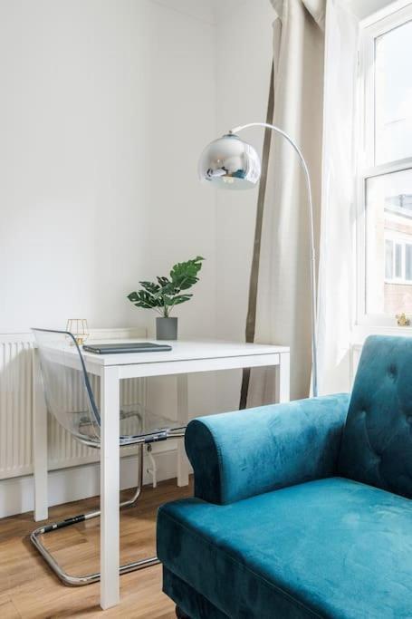 Casa de férias House 10 Mins To Tower Bridge Hot Tub & Parking *