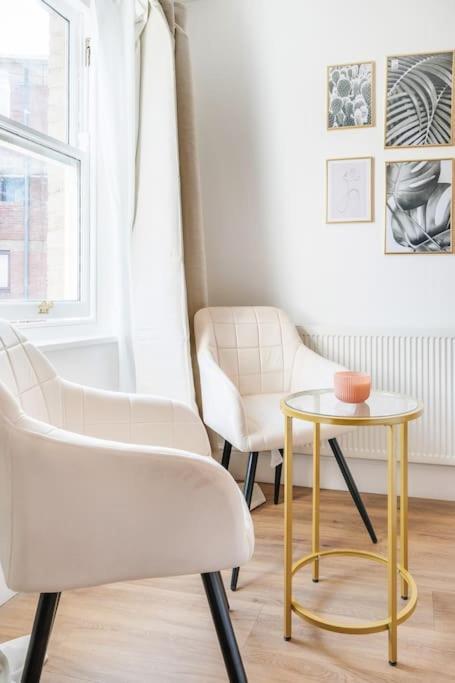 Casa de férias House 10 Mins To Tower Bridge Hot Tub & Parking