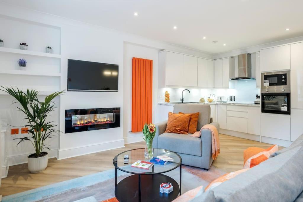 House 10 Mins To Tower Bridge Hot Tub & Parking *