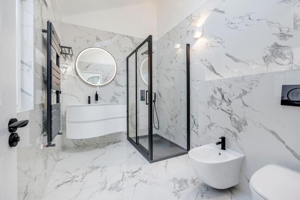 Casa de férias House 10 Mins To Tower Bridge Hot Tub & Parking