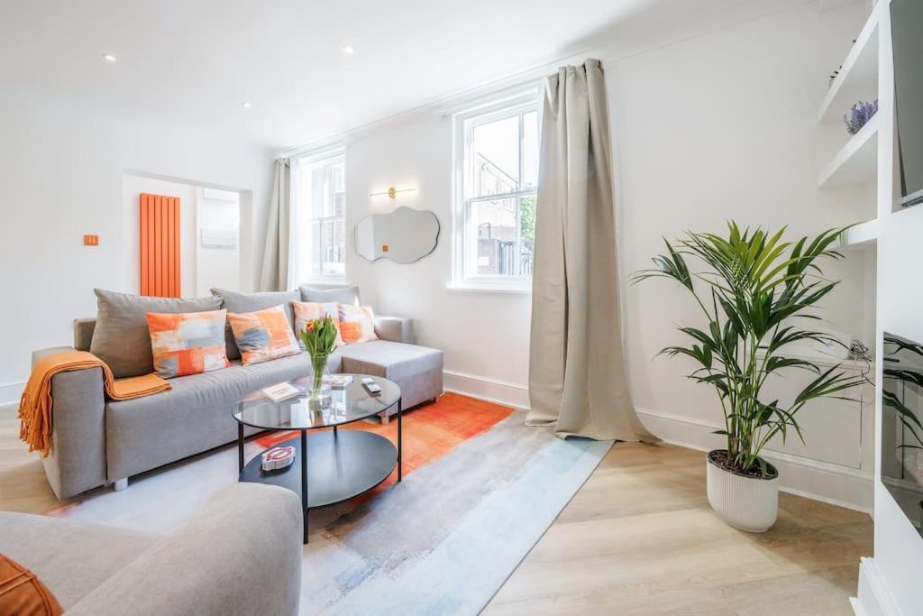 House 10 Mins To Tower Bridge Hot Tub & Parking Casa de férias Londres