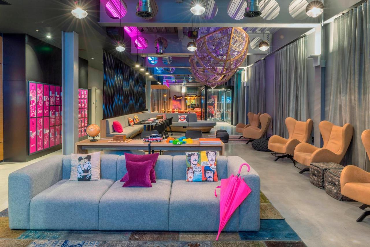 Moxy Excel 4*