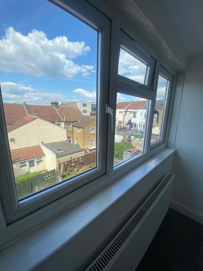 Homestay Cosy House In Newham London