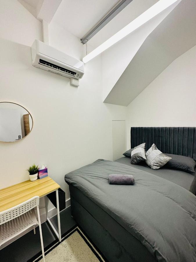 Marbel Aldgate London
