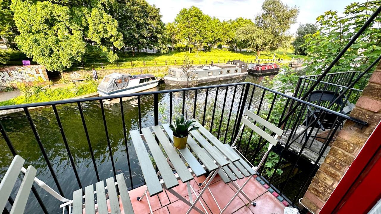 Canal View House: Of Oasis *