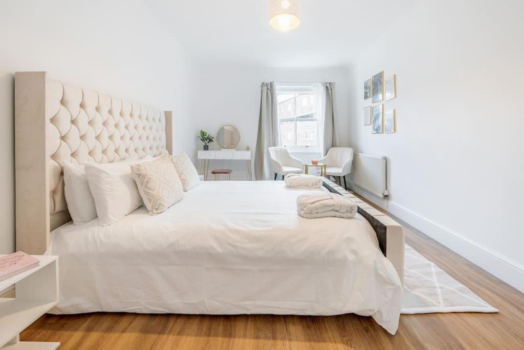 Casa de férias House 10 Mins To Tower Bridge Hot Tub & Parking