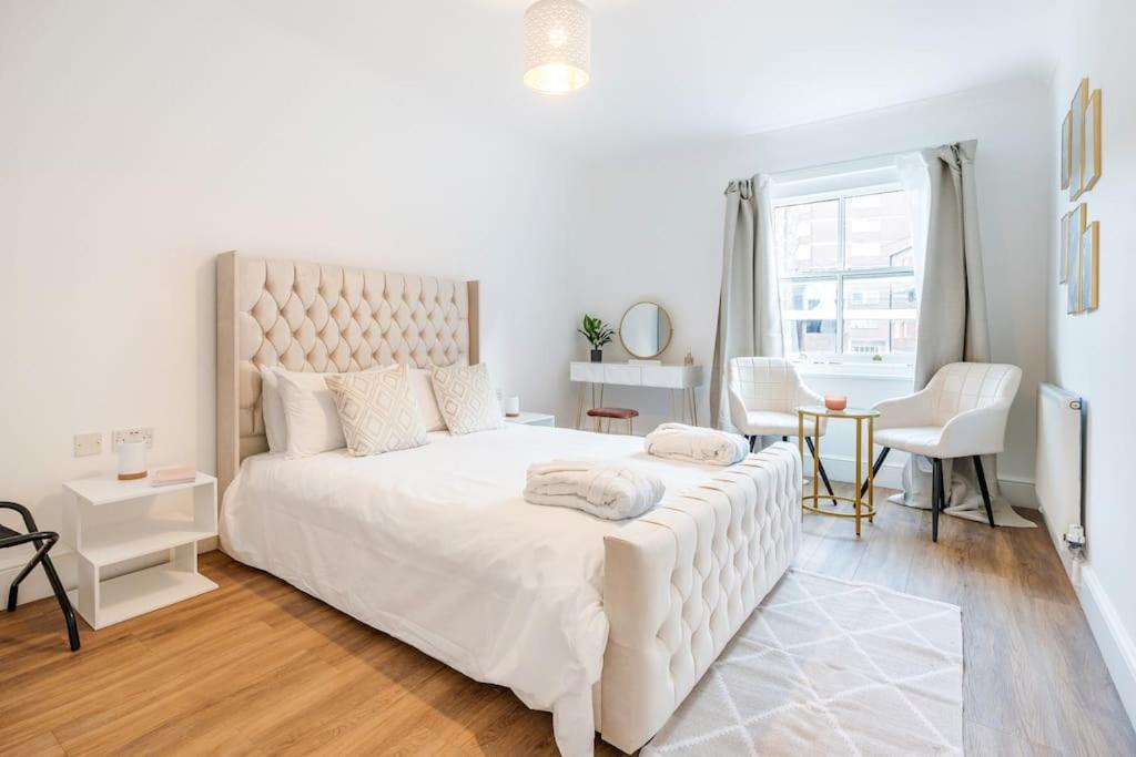 Casa de férias House 10 Mins To Tower Bridge Hot Tub & Parking