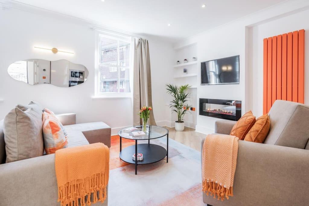 Casa de férias House 10 Mins To Tower Bridge Hot Tub & Parking *