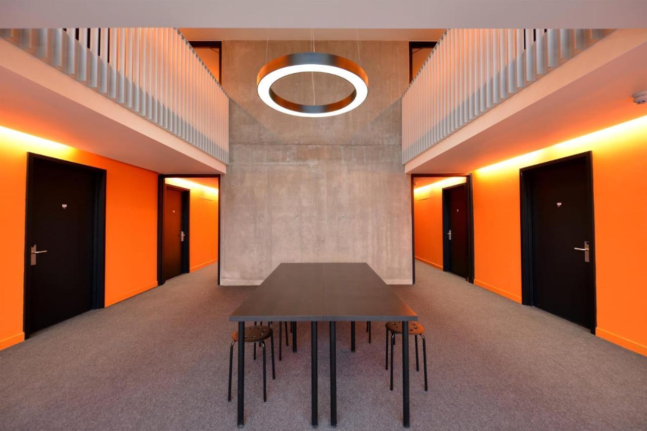 For Students Only Spacious At Flinders House Located In Apartamento *