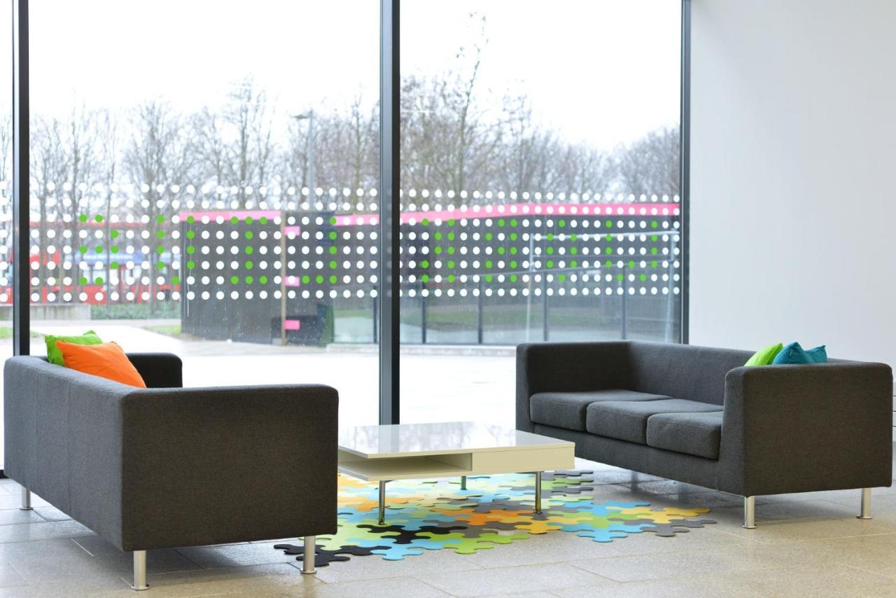 For Students Only Spacious At Flinders House Located In Londres