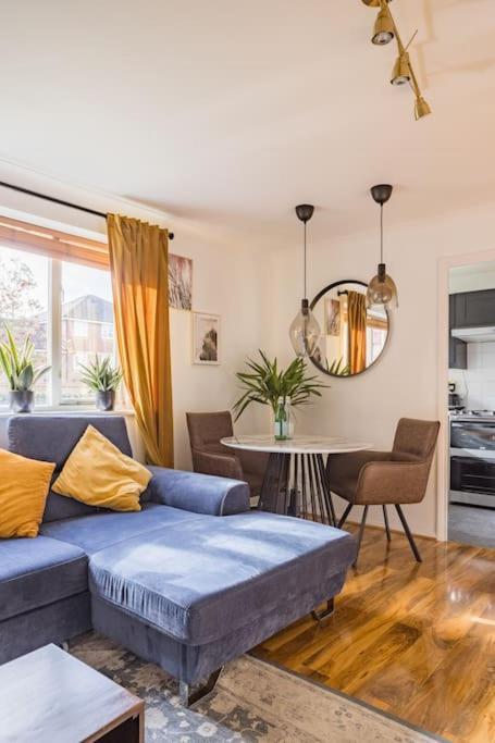 Bright &spacious One Bedroom Flat Off Canary Wharf *