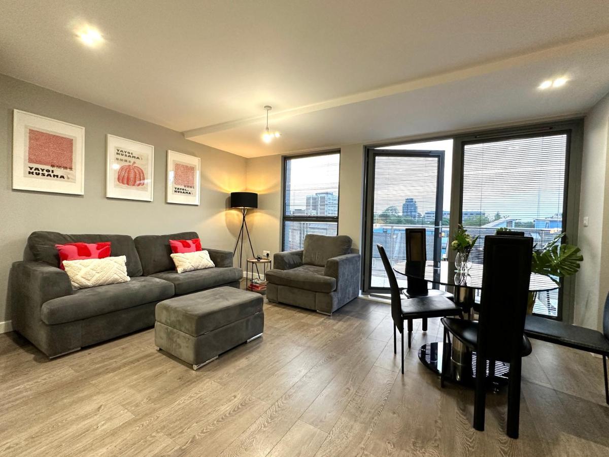 Modern 3 Bed Flat With Private Terrace In Shoreditch Londres