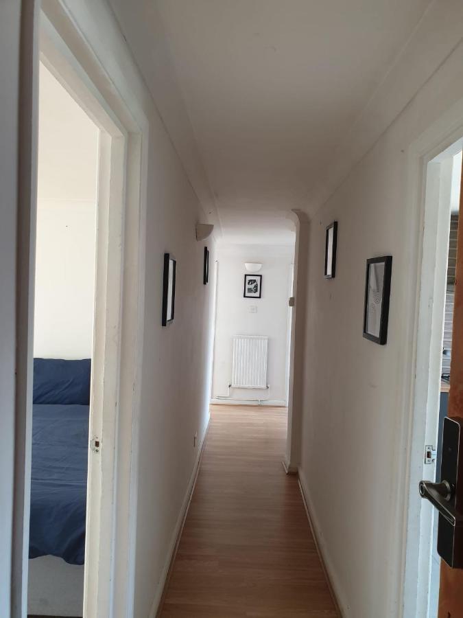 Stylish 4 Bedroom Flat *
