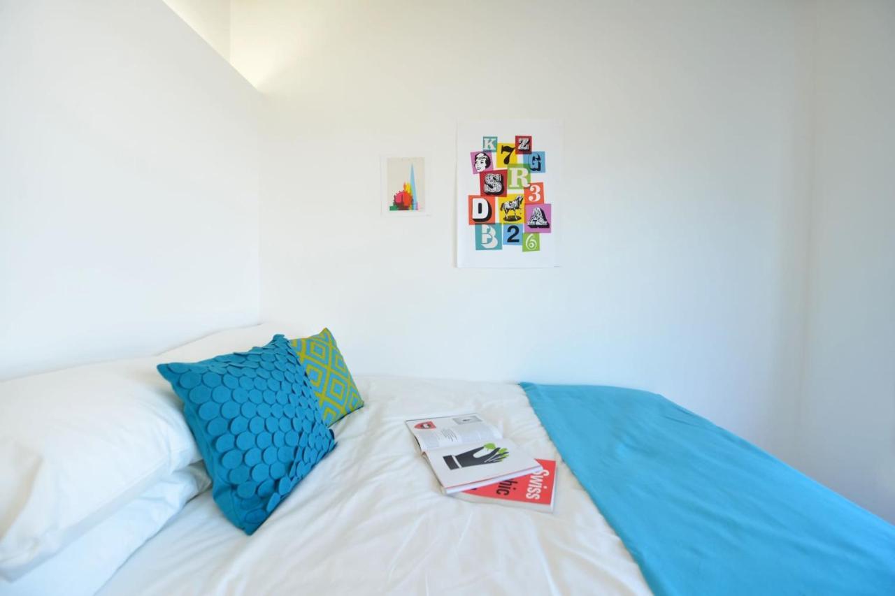 For Students Only Spacious At Flinders House Located In Apartamento