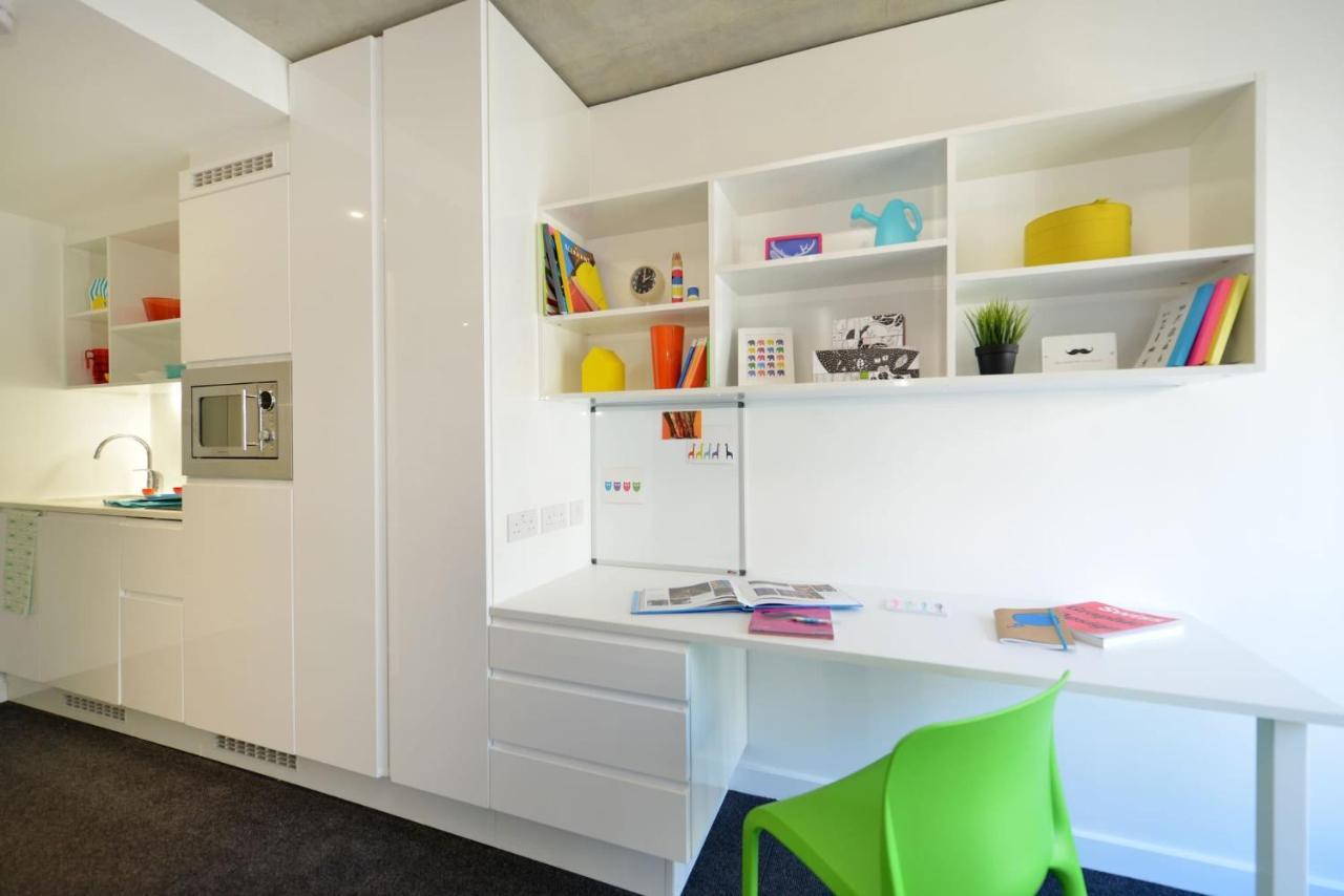 For Students Only Spacious At Flinders House Located In