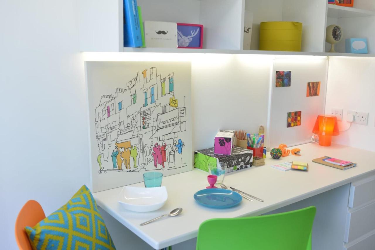 For Students Only Spacious At Flinders House Located In *