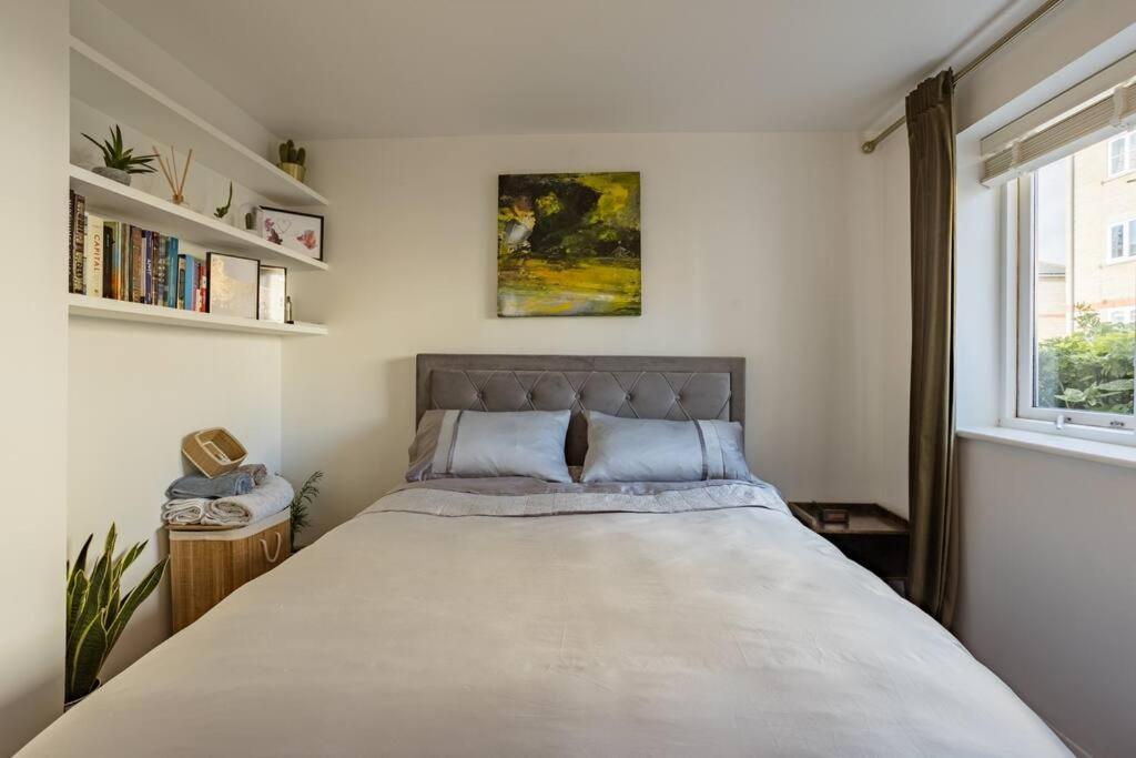 Apartment Bright &spacious One Bedroom Flat Off Canary Wharf *