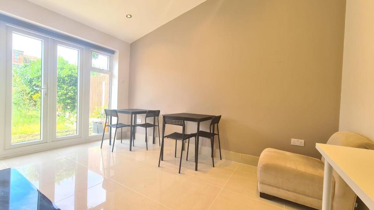 Homestay Lovely Private In East Ham London