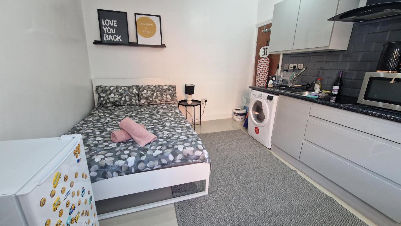 Small Cozy Zone 1 * London