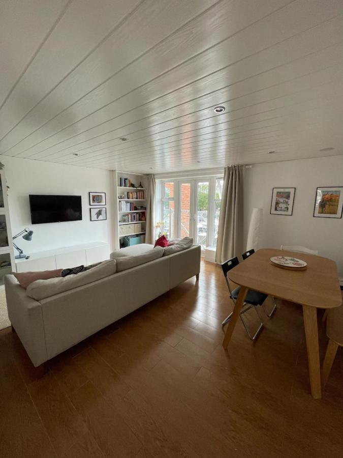 2bd Flat With Views Of Canary Wharf - Rotherhithe Apartment *