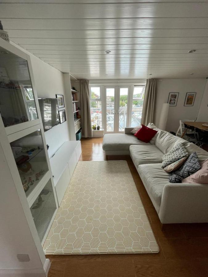 Apartment 2bd Flat With Views Of Canary Wharf - Rotherhithe *