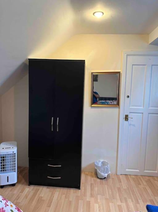 Gorgeous 5 Bedroom House Apartment *