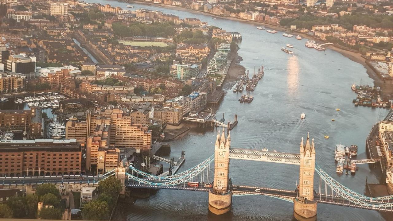 Hospedagem domiciliar Two Stunning Bedrooms & Private Balcony & River View Londres