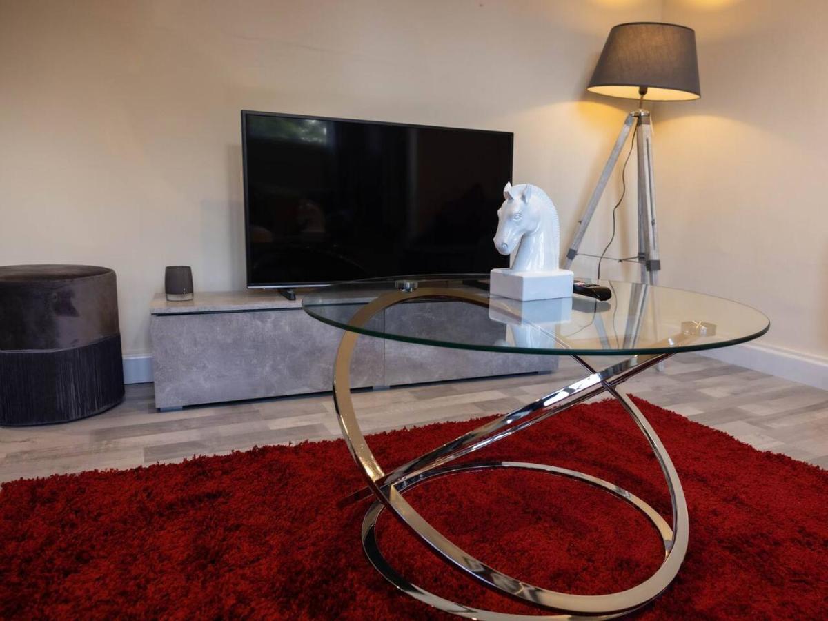 3 Bedroomflat-free Parking-wifi-parking-8people Apartment *