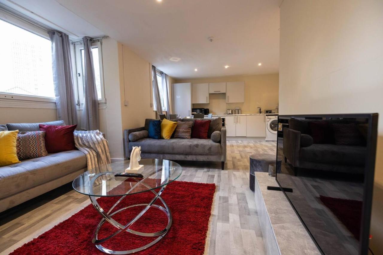 Apartment 3 Bedroomflat-free Parking-wifi-parking-8people